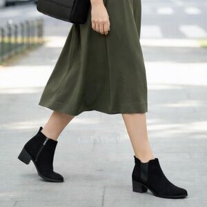 DV by Dolce Vita Collyns Black Faux Suede Ankle Booties Size 8.5 New With Box